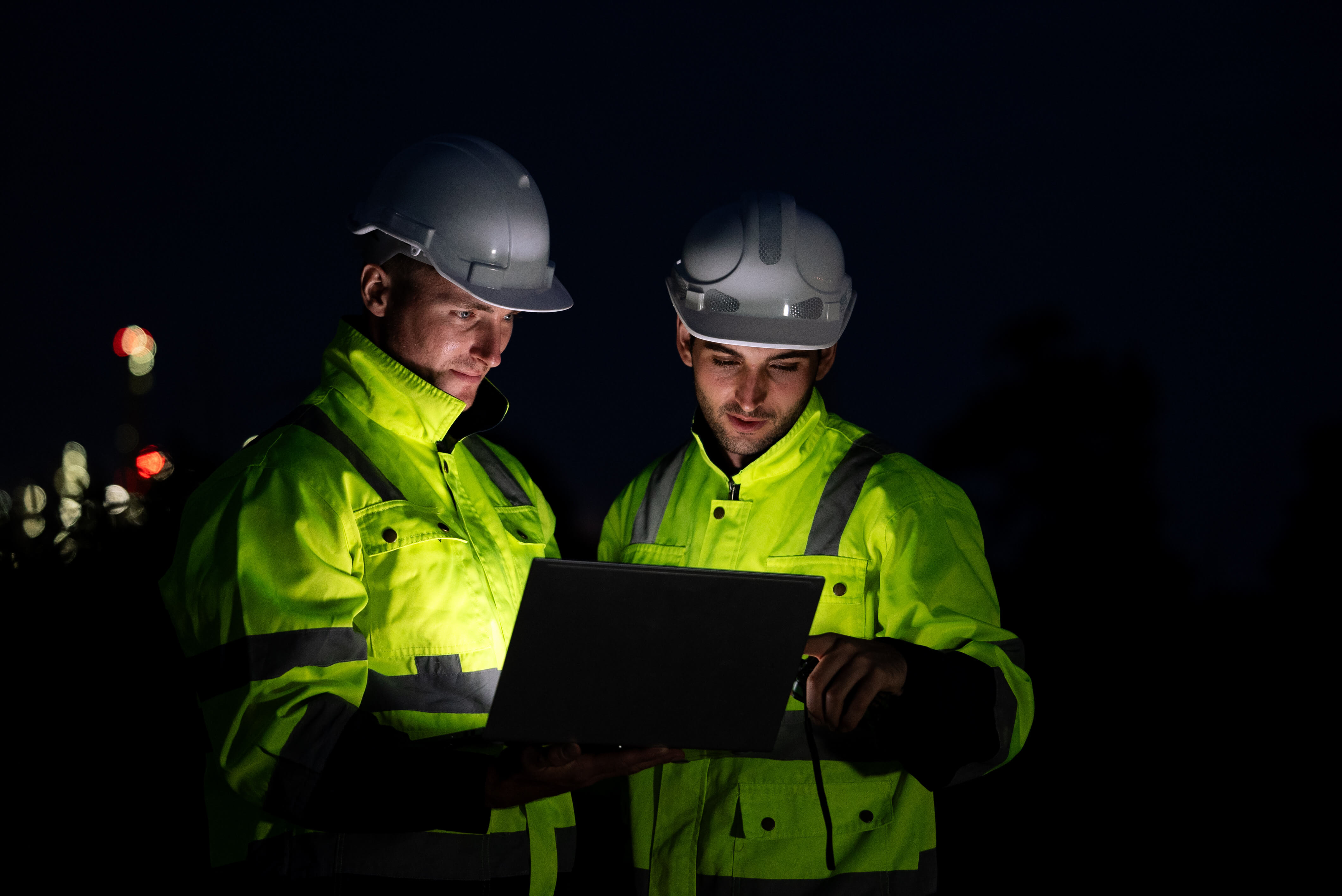 How to Calculate Overtime When Construction Workers Earn More Than One Pay Rate