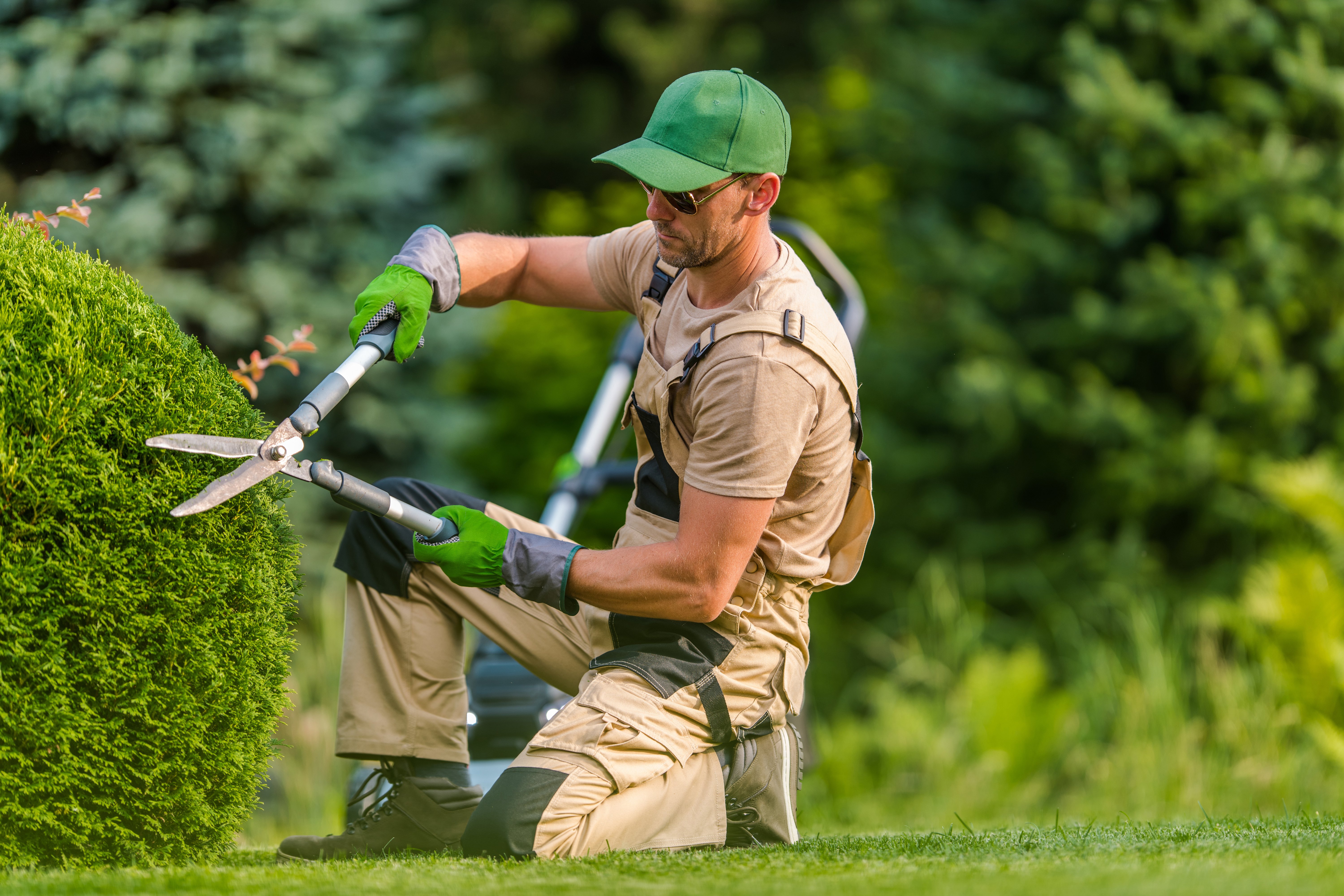 If You’re a Landscaping Business With Seasonal Hires, Here’s How to Add ITIN Workers to Your Payroll